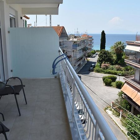 Sea View Luxury Apartment In Nea Kallikratia. Nea Kallikrateia Eksteriør billede