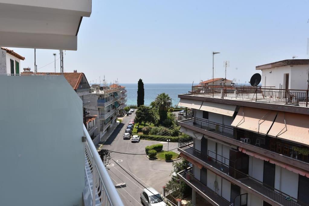 Sea View Luxury Apartment In Nea Kallikratia. Nea Kallikrateia Eksteriør billede